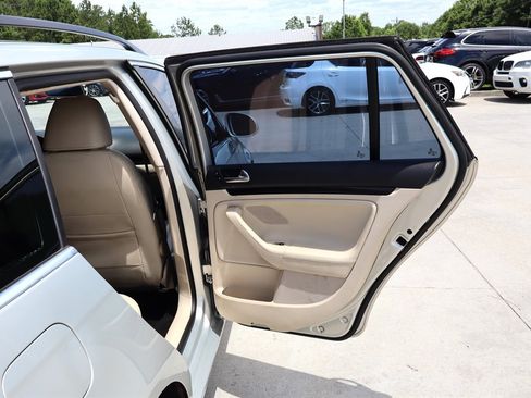Used 2011 Volkswagen Jetta TDI FWD image 30
