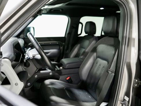 Used 2021 Land Rover Defender 110 SE image 3