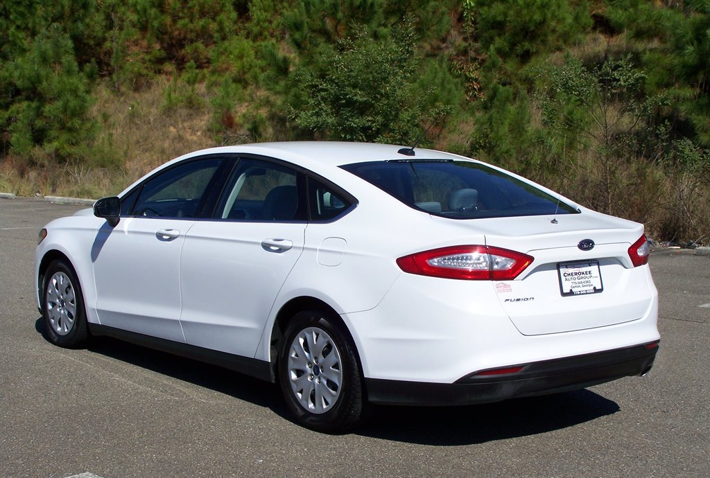 Used 2014 Ford Fusion S FWD image 2