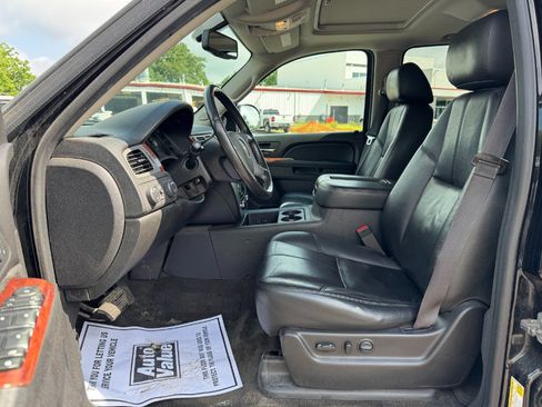 Used 2013 GMC Yukon XL SLT w/ SLT-2 Equipment Package AWD/4WD image 15