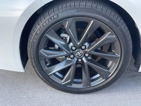 Used 2025 Toyota Corolla SE FWD image 5