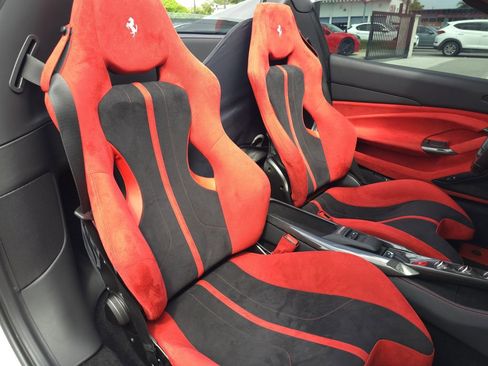 Used 2022 Ferrari F8 Tributo image 15