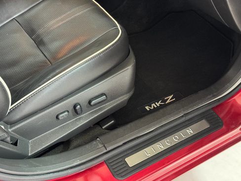 Used 2012 Lincoln MKZ AWD w/ Sport Appearance Pkg image 38