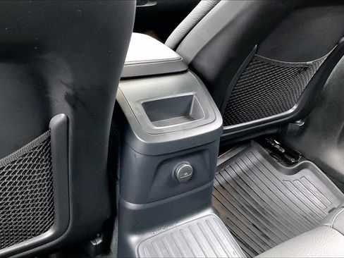 Used 2023 Volvo XC60 T8 Plus image 38