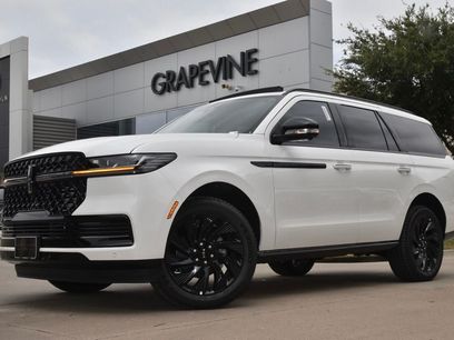 New 2027 Lincoln Navigator Reserve w/ Jet Appearance Package