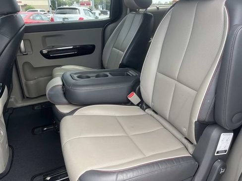 Used 2016 Kia Sedona EX FWD image 19