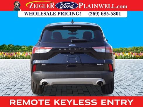 Used 2021 Ford Escape SE image 4