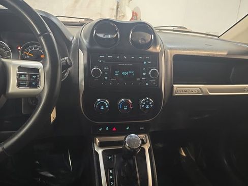 Used 2016 Jeep Compass Latitude image 17