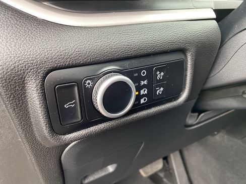 Used 2024 Ford Explorer XLT RWD image 22