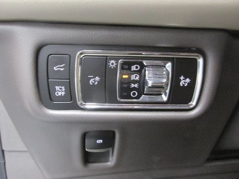 Used 2023 Lincoln Nautilus AWD w/ Premium Package image 32
