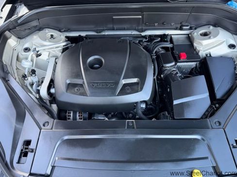 Used 2016 Volvo XC90 T6 Momentum w/ Momentum Plus Package image 28