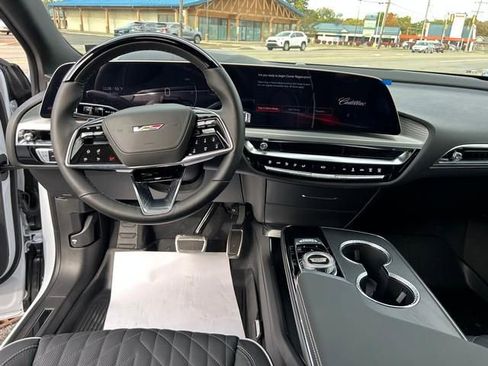 New 2026 Cadillac Lyriq V w/ Exterior Carbon Fiber Package AWD/4WD image 13