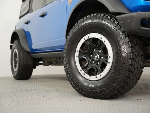 Used 2022 Ford Bronco Badlands image 16