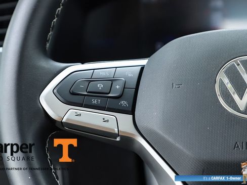 Used 2024 Volkswagen Tiguan SE image 21