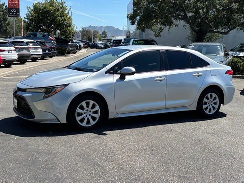 Used 2020 Toyota Corolla LE image 8