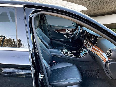 Used 2017 Mercedes-Benz E 300 4d Sedan E300 Luxury image 7