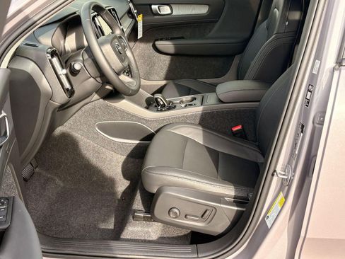 Certified 2026 Volvo XC40 B5 Core w/ Climate Package AWD/4WD image 5