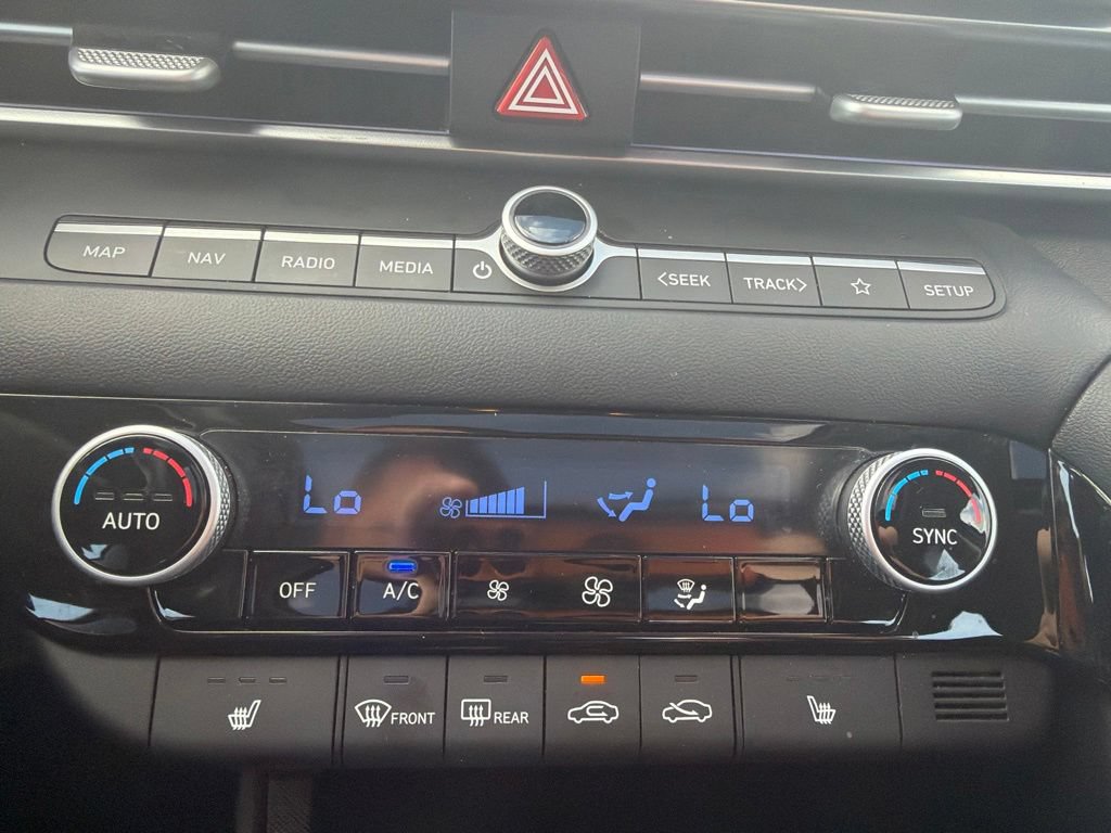 Used 2025 Hyundai Elantra SEL FWD image 13