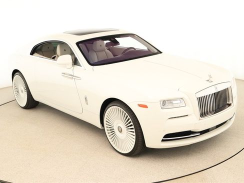 Used 2015 Rolls-Royce Wraith image 36