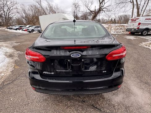 Certified 2018 Ford Focus SE image 4
