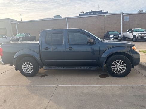 Used 2017 Nissan Frontier SV w/ SV Value Truck Package image 4