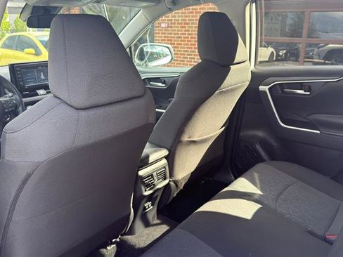 Used 2021 Toyota RAV4 XLE AWD/4WD image 22