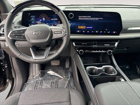 Used 2025 Chevrolet Traverse LT w/ Enhanced Driving Package image 10