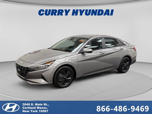 Used 2021 Hyundai Elantra SEL w/ Convenience Package FWD image 1