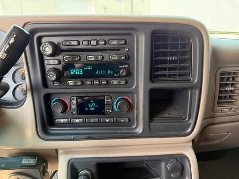 Used 2004 GMC Sierra 3500 SLT w/ Heavy-Duty Power Package AWD/4WD image 40