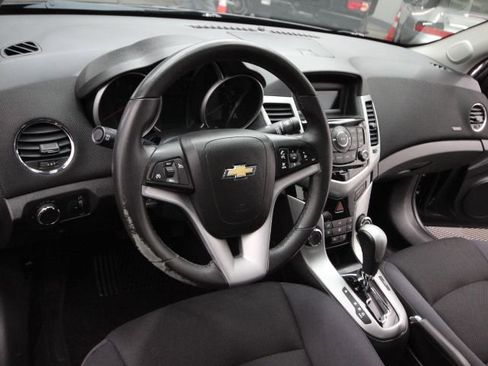 Used 2014 Chevrolet Cruze LT image 11