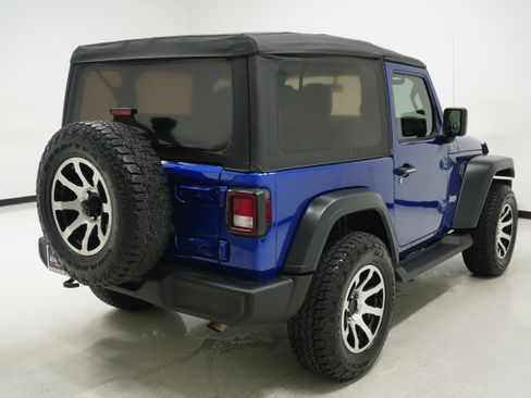 Used 2018 Jeep Wrangler Sport S image 4