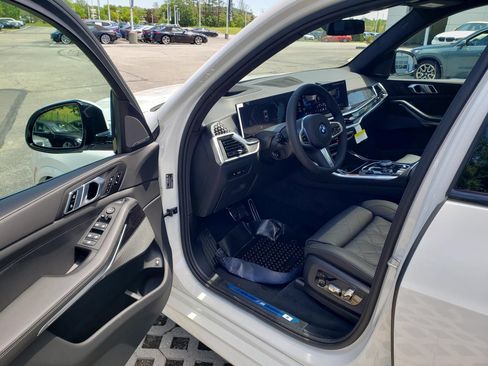 New 2026 BMW X5 xDrive50e AWD/4WD image 9