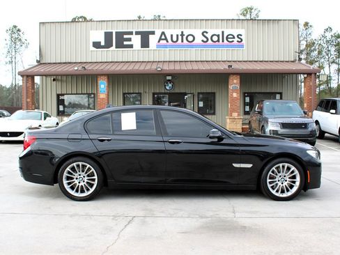Used 2013 BMW 750i image 8
