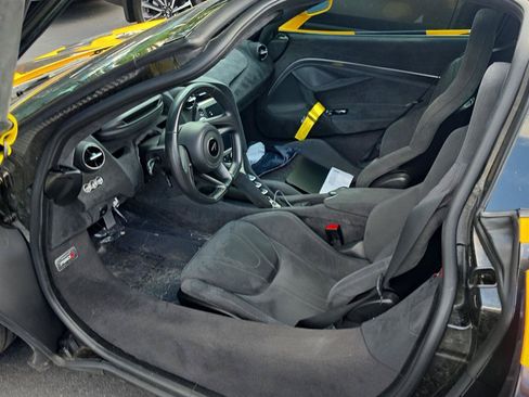 Used 2019 McLaren 720S RWD image 2