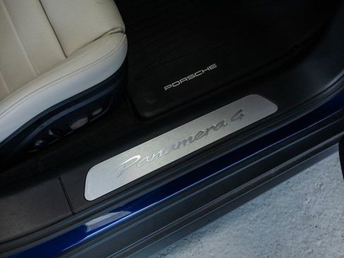 Used 2024 Porsche Panamera 4 image 33