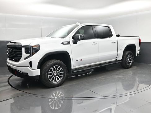 Used 2023 GMC Sierra 1500 AT4 w/ AT4 Preferred Package AWD/4WD image 9