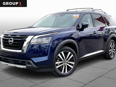 Used 2024 Nissan Pathfinder Platinum w/ Cargo Package
