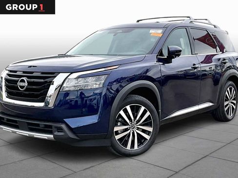 Used 2024 Nissan Pathfinder Platinum w/ Cargo Package image 1
