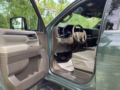 New 2026 Chevrolet Silverado 2500 LTZ w/ LTZ Plus Package AWD/4WD image 14