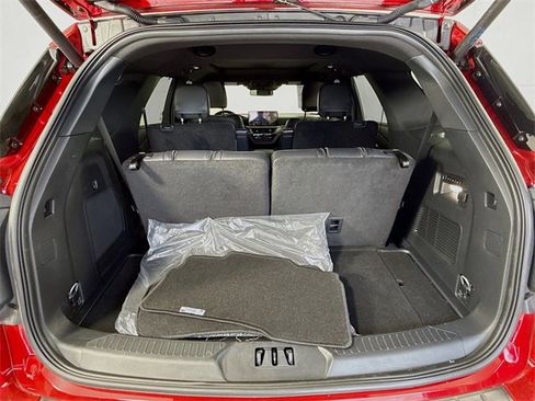 Used 2025 Ford Explorer ST image 28