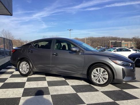 Used 2024 Nissan Sentra S image 5