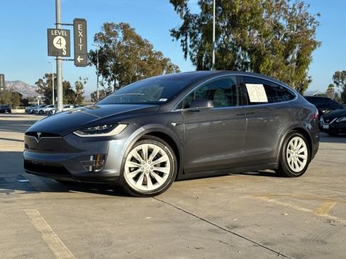 Used 2019 Tesla Model X Long Range image 1
