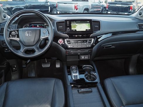 Used 2022 Honda Pilot Touring image 10