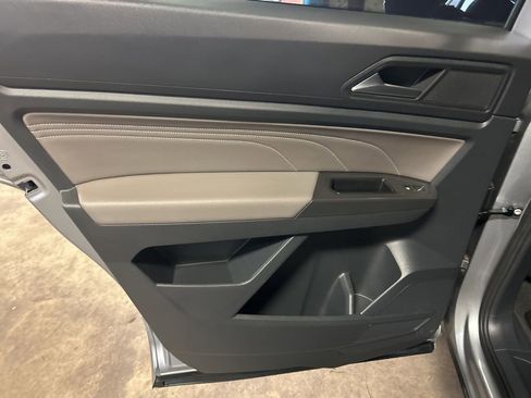 Used 2023 Volkswagen Atlas Cross Sport SEL R-Line image 38