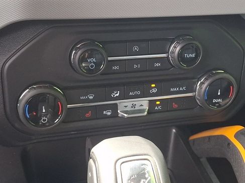 Used 2022 Ford Bronco Badlands AWD/4WD image 15