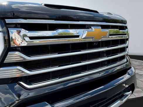 Used 2024 Chevrolet Silverado 2500 High Country w/ High Country Premium Package AWD/4WD image 33