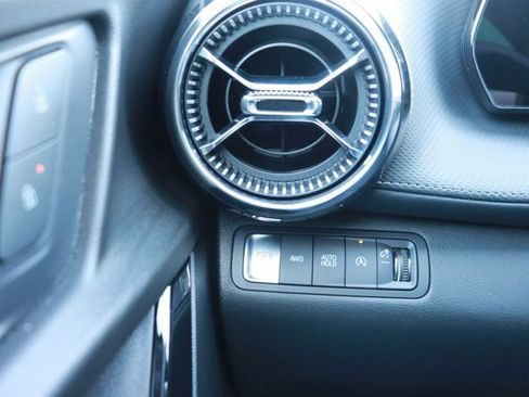 Used 2025 Chevrolet Equinox LT image 24