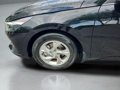 Certified 2023 Hyundai Elantra SE FWD image 28