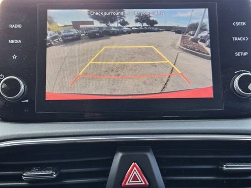 Certified 2023 Hyundai Santa Fe SE image 17