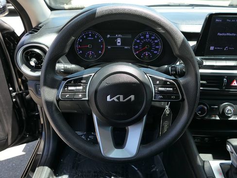Used 2023 Kia Forte LXS w/ LXS Technology Package FWD image 17